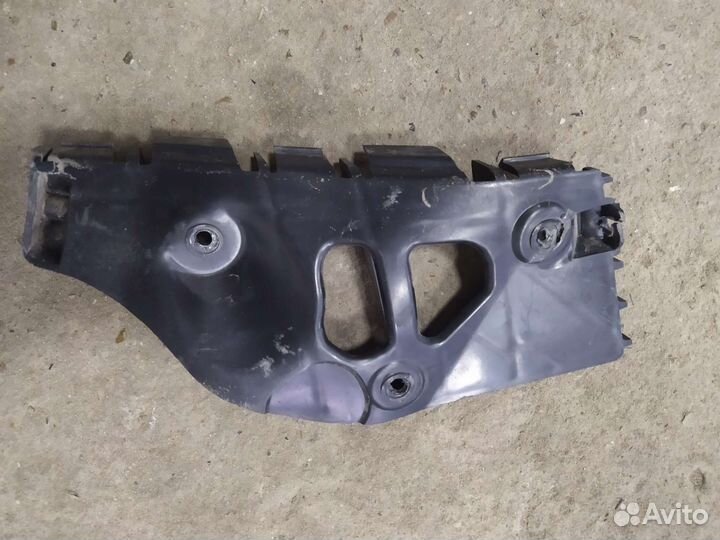 Кронштейн бампера L R renault sandero 1