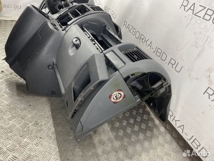 Торпедо Peugeot Expert 2007-2016