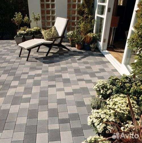 Укладка плитки, дорожек, отмосток, трамбовка