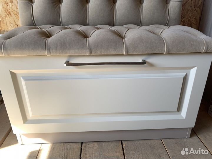 Прихожая. Вешалка. Каретная стяжка