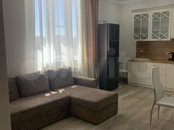 2-к. квартира, 100 м², 2/2 эт.