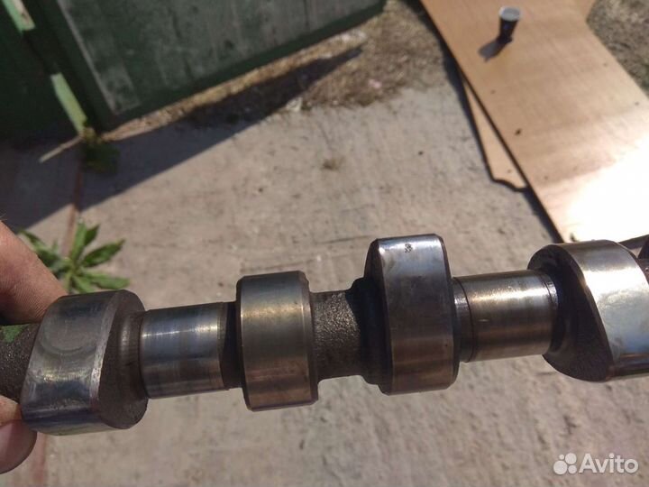 Распределительный вал