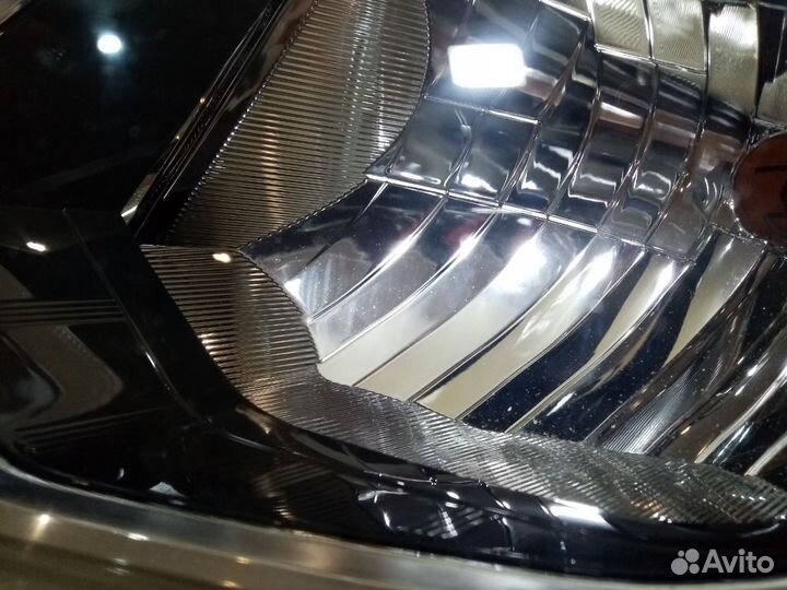 Фара левая X ray б/у