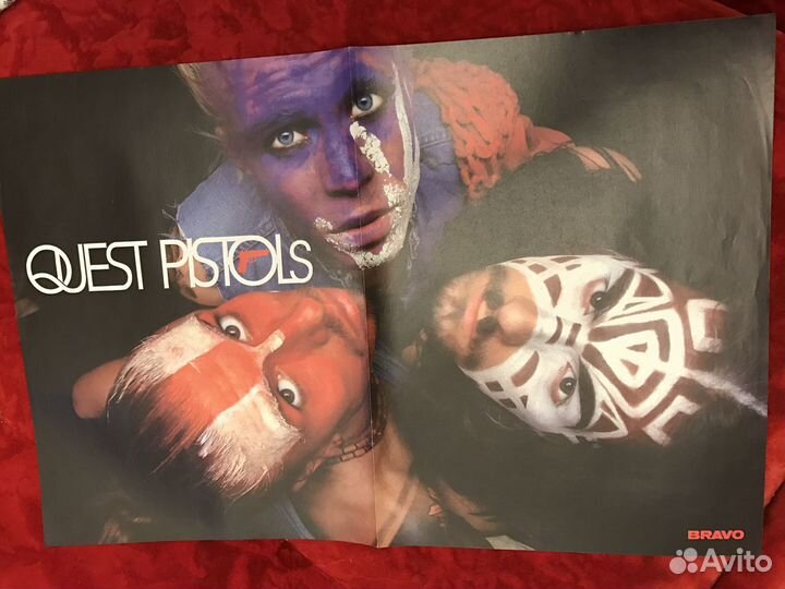 Плакаты Quest Pistols