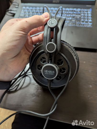Мониторные наушники Superlux HD 681B