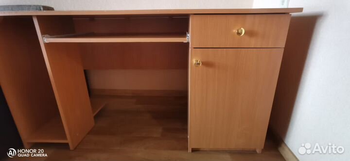 Продам компьютерный стол