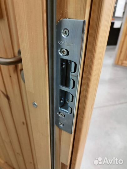 Двери деревянные