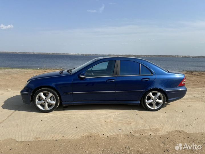 Mercedes-Benz C-класс 1.8 AT, 2004, 300 000 км