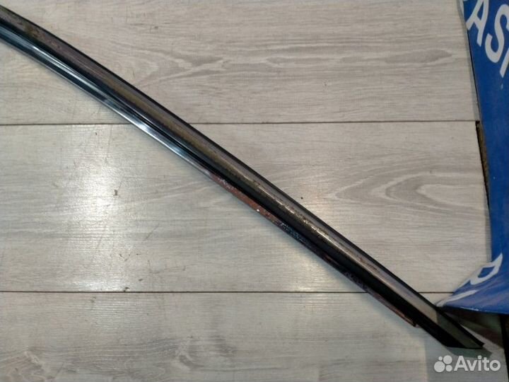 Молдинг на крышу левый Toyota Mark Ii JZX100 1jzge