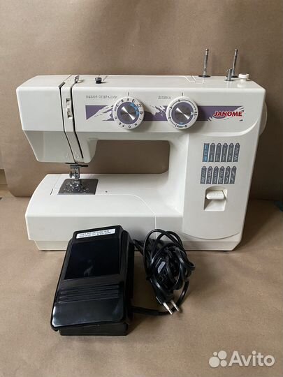 Швейная машина Janome