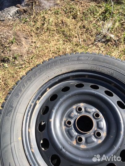 Dunlop SP Winter Ice 01 205/60 R16