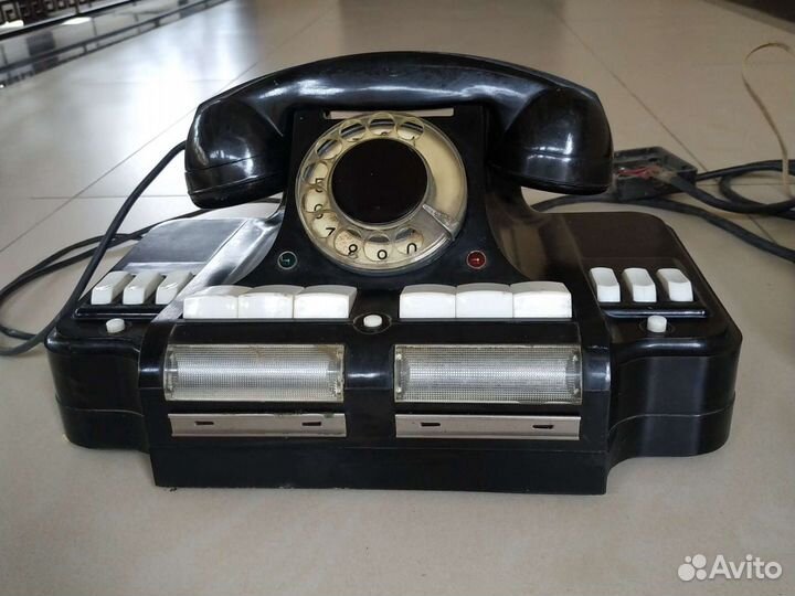 Телефон старинный