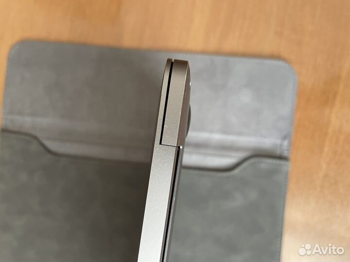 Macbook pro 13 touch bar i7 16gb 2017