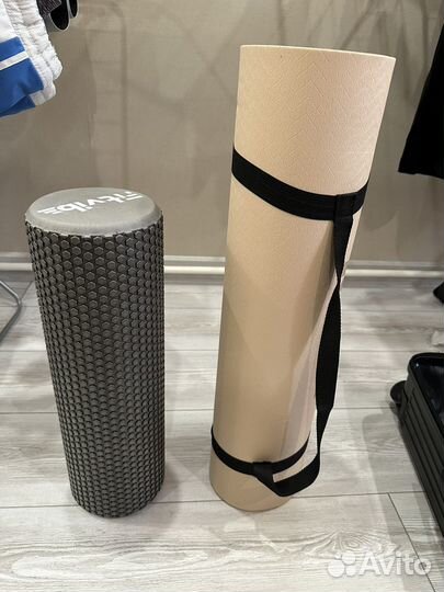 Коврик для йоги и ролл