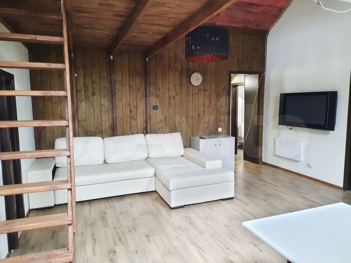 3-к. квартира, 95 м², 3/3 эт.