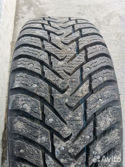 Nokian Tyres Hakkapeliitta 8 SUV 215/65 R16