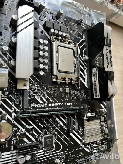 Материнская плата с процессором и памятью