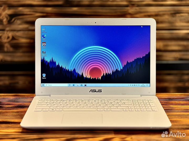 Белоснежный ноутбук Asus Intel Core i5 8гб Nvidia