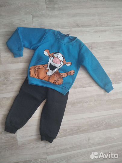 Костюм детский новый
