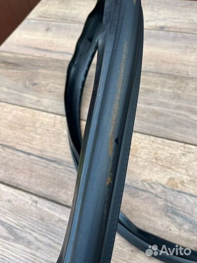 Резинка кузова правая Nissan Terrano D10 H4M 438