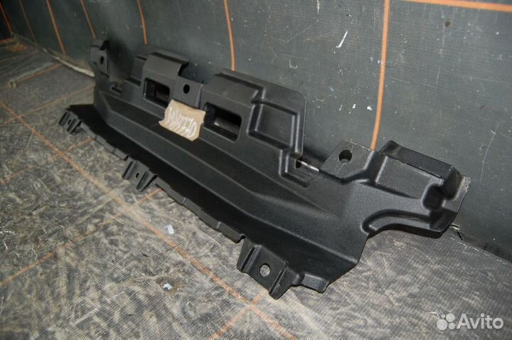 Накладка бампера переднего - Toyota Land Cruiser