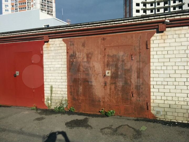 Гараж, > 30 м²