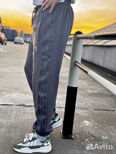 Спортивные штаны adidas