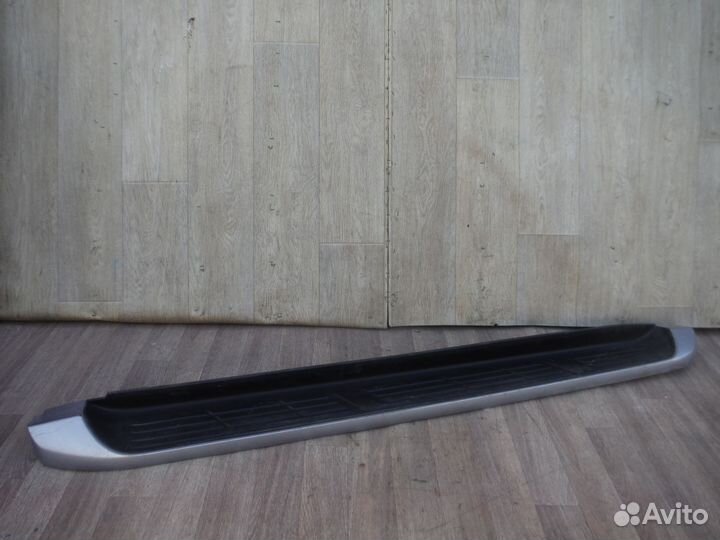 Подножка левая Toyota Hilux 8 2017