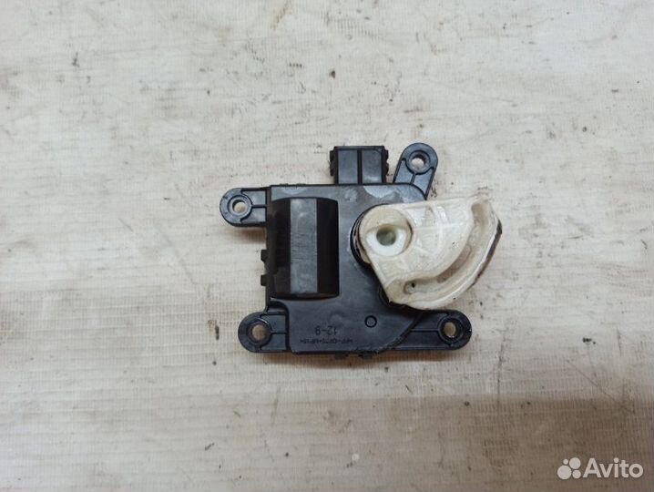 Сервопривод заслонки печки Kia Quoris KH G6DJ 2014