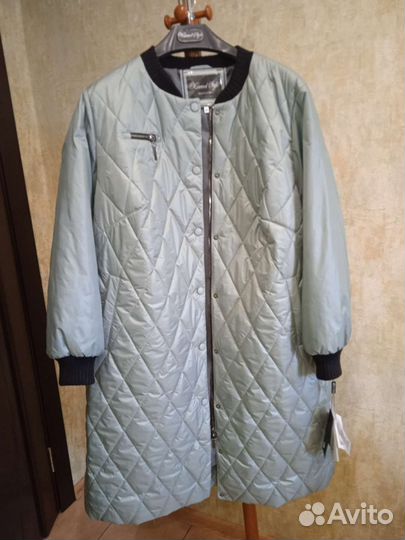 Новое демисезонное пальто бомбер