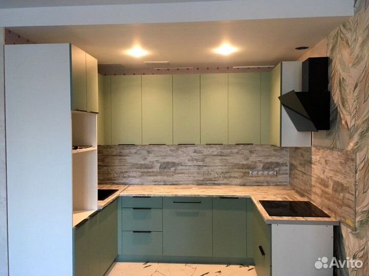 Стильный кухонный гарнитур