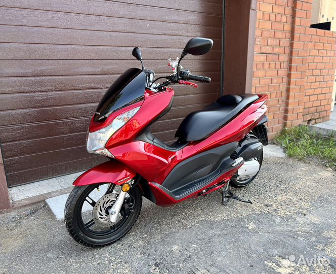 Скутер Honda PCX 150