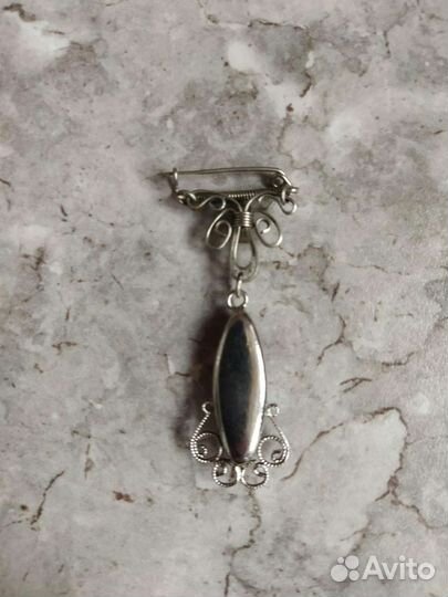 Брошка с янтарëм. СССР