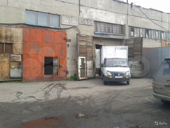 Гараж, > 30 м²
