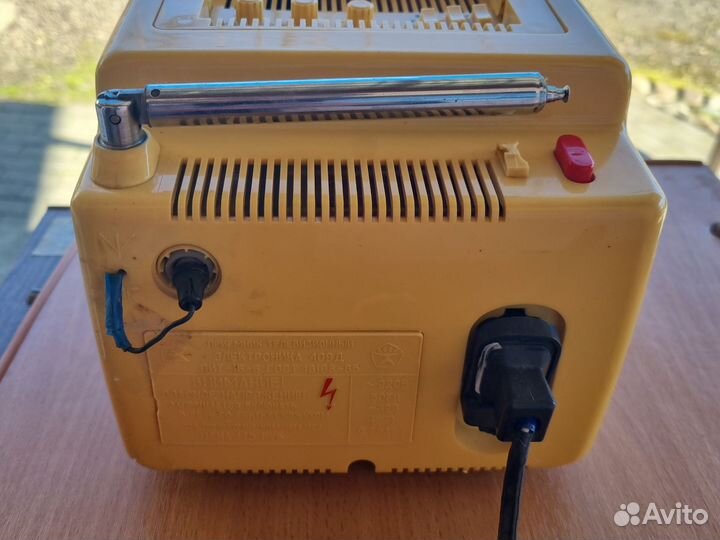 Телевизор электроника 409Д