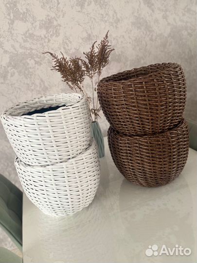Кашпо из искусственного ротанга