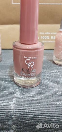 Лак для ногтей почти новые)