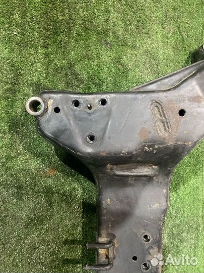 Подрамник Nissan Almera N16