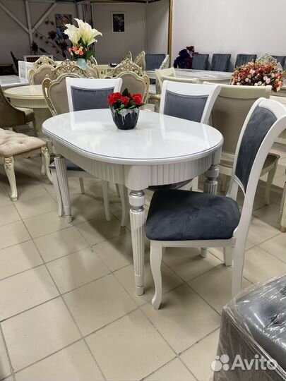 Кухонный стол овальный