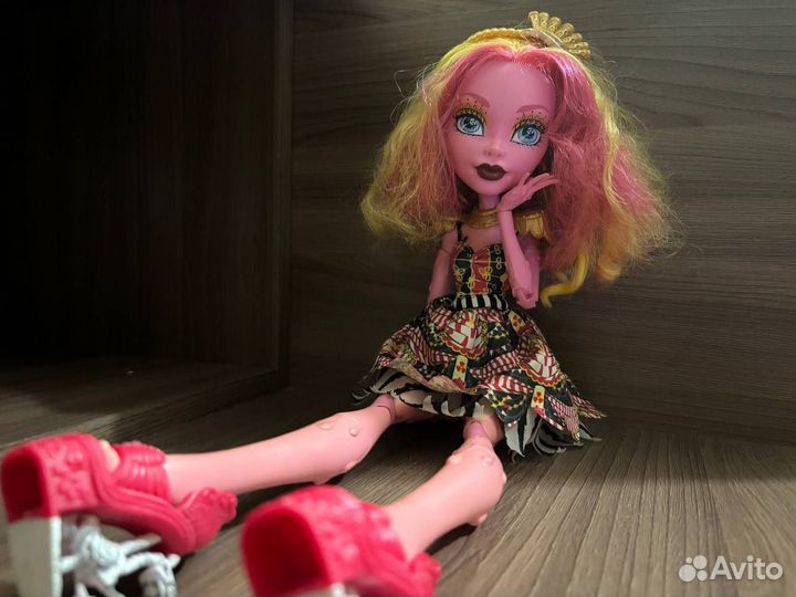 Кукла монстр хай