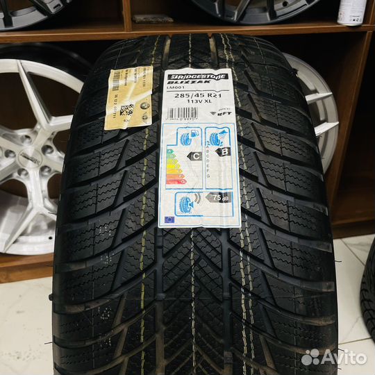 R21 Bridgestone Blizzak LM-001 285/45, PCD 5x112 DIA 66.6