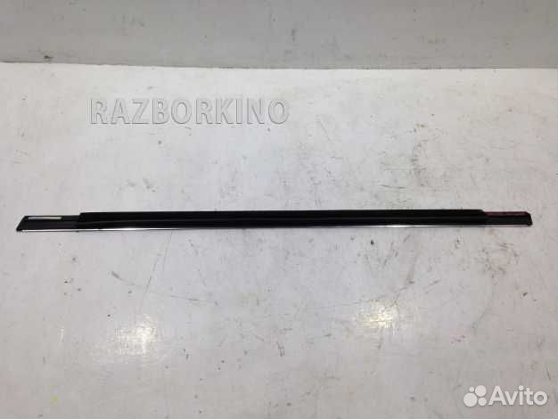 Молдинг стекла двери задней левой