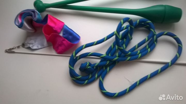 Булавы, лента и скакалка для худ. гимнастики