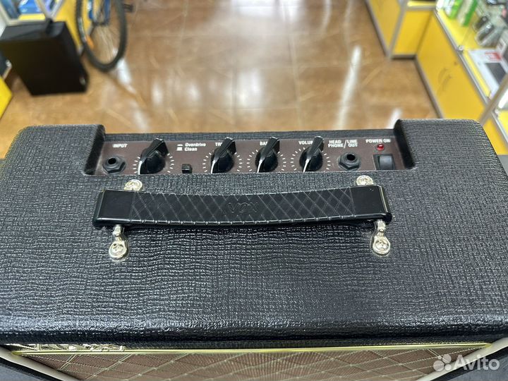 Комбоусилитель VOX pathfinder 10