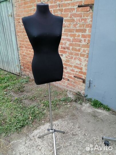 Оборудование для магазина одежды