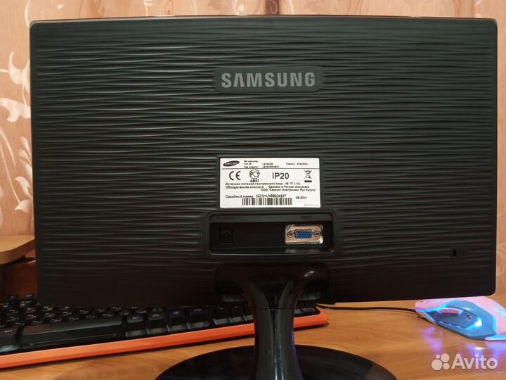 Монитор Samsung SyncMaster SA300