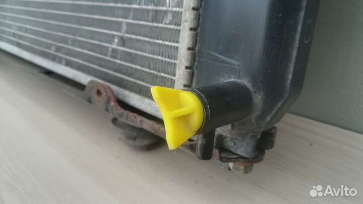 Радиатор охлаждения двигателя Lexus RX 400h