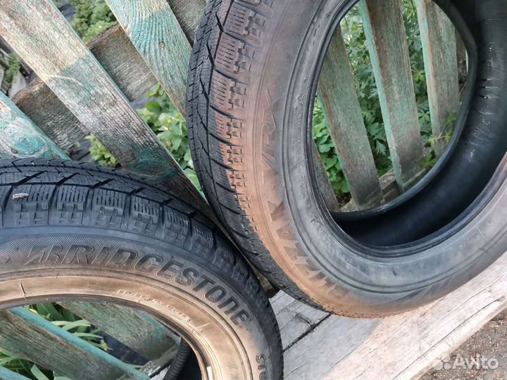 Bridgestone Blizzak VRX 215/60 R16