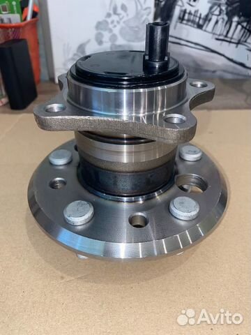 Новая ступица в сборе задняя левая на Toyota Camry