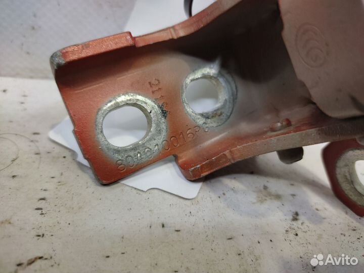 Петля двери задняя левая Renault Kaptur 2016